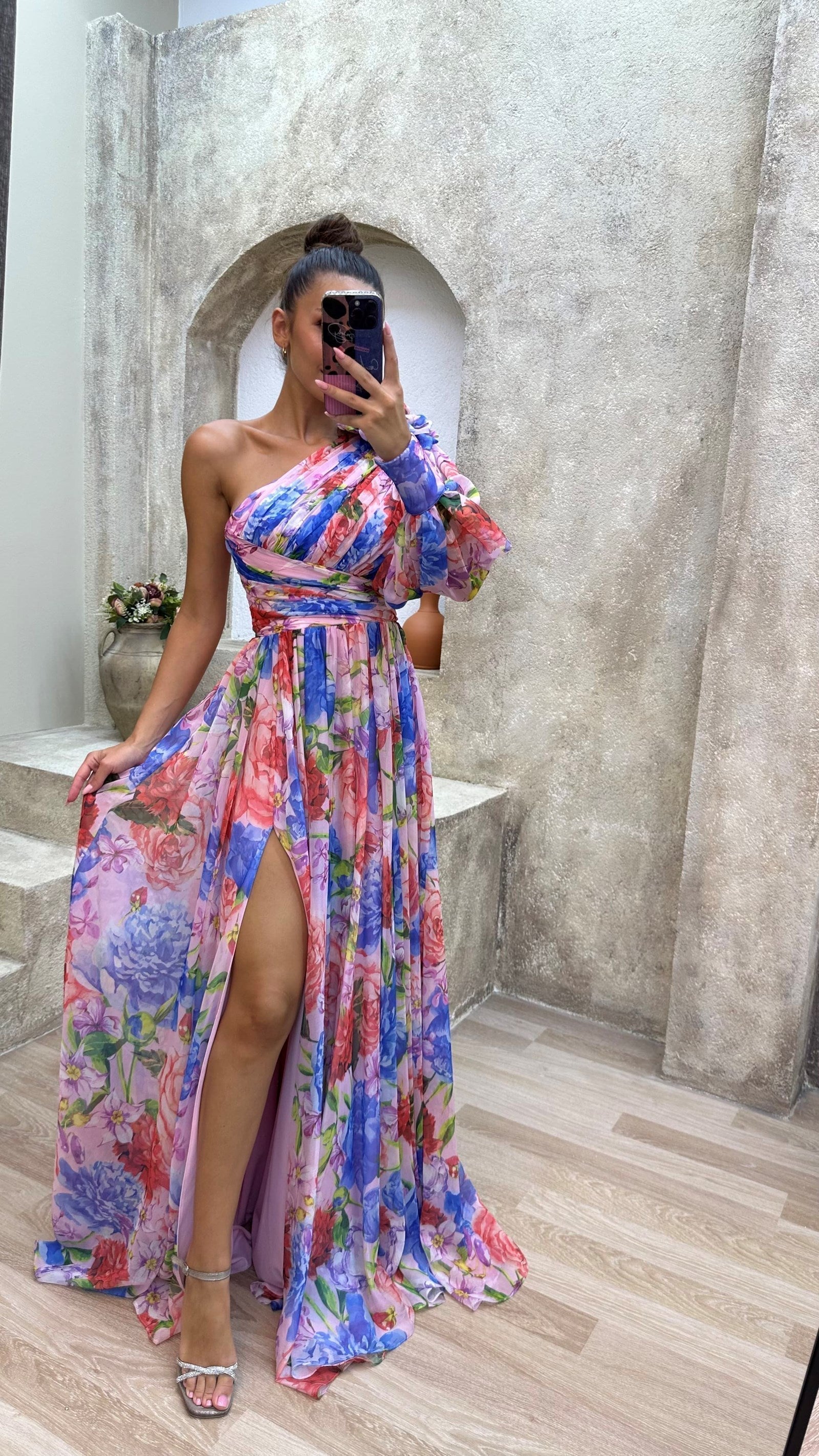 Vestido maxi asimétrico con estampado floral