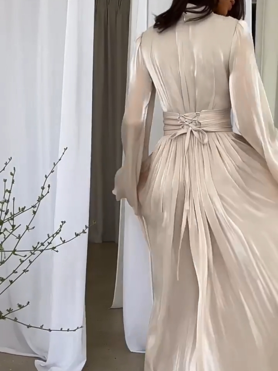 Vestido maxi elegante con cuello alto para mujer