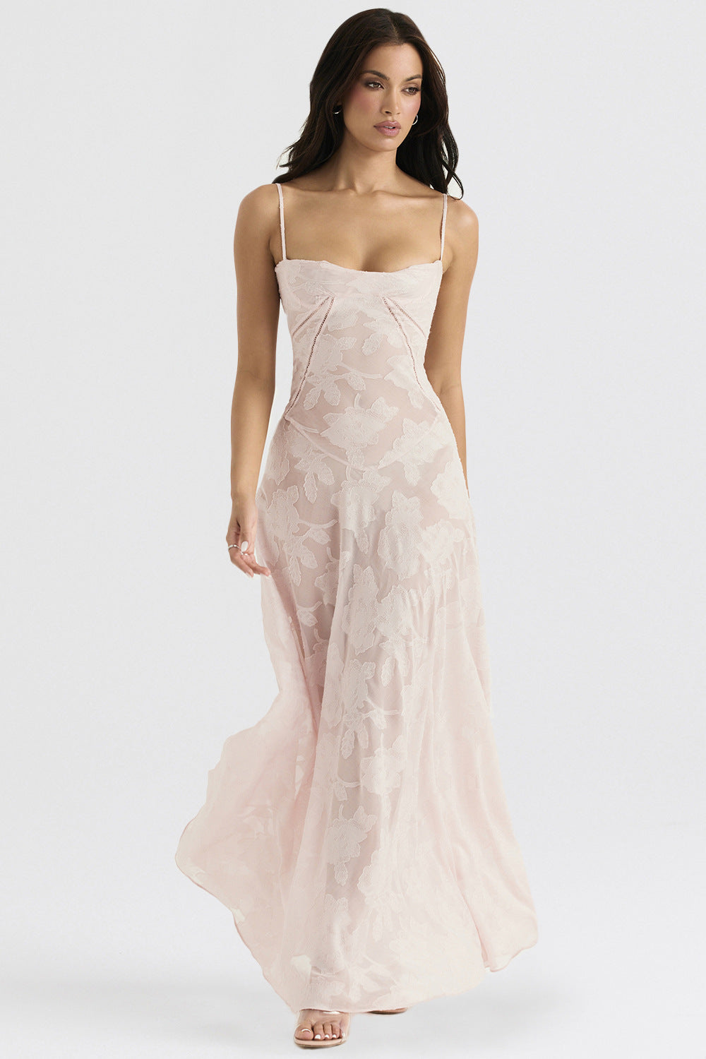 Vestido maxi elegante para mujer: de seda, corte ajustado y tirantes finos