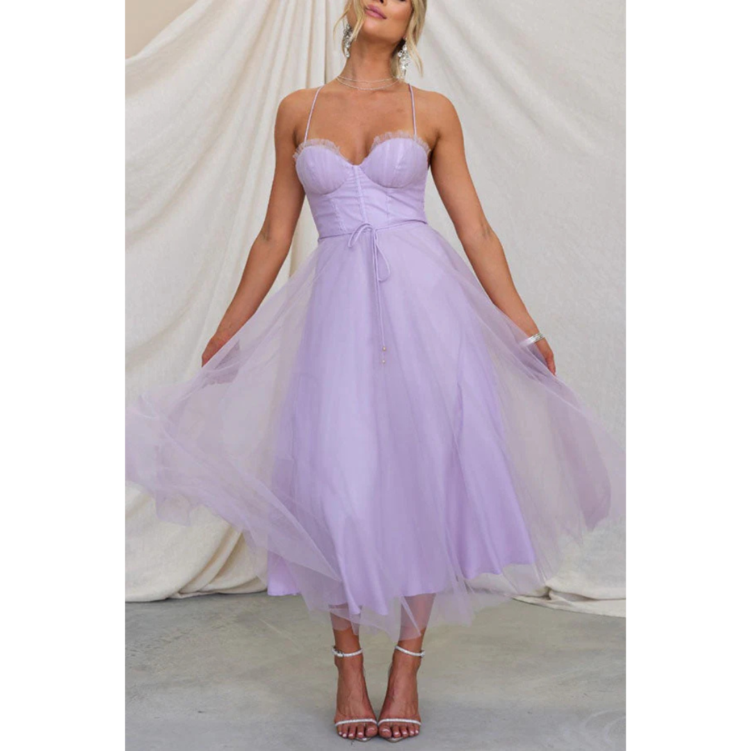 Vestido maxi moderno de tirantes finos para mujer: tacto de seda etéreo, línea A arquitectónica y elegancia veraniega de estilo escandinavo