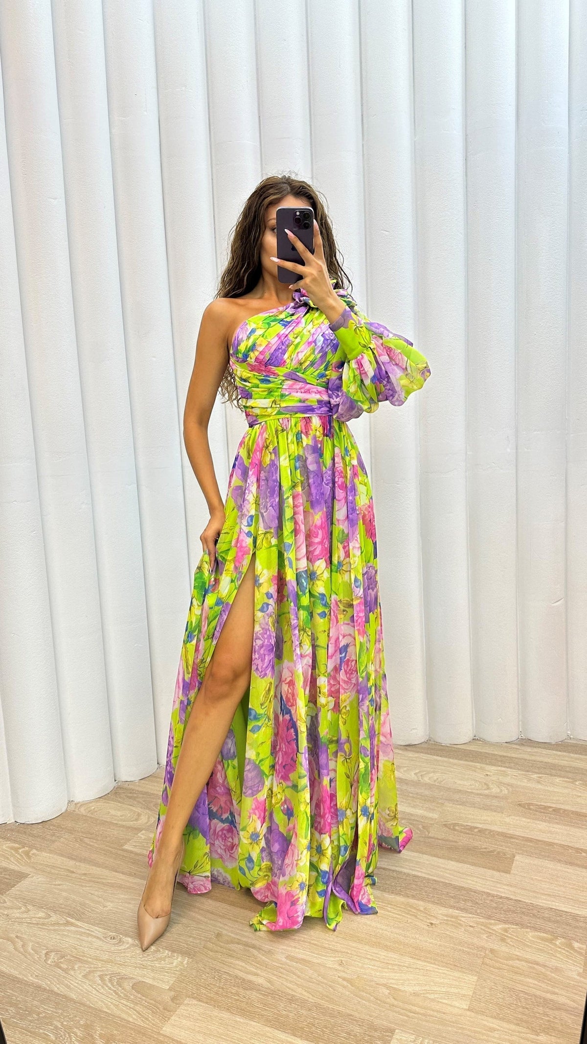 Vestido maxi para mujer asimétrico de un solo tirante – Diseño multicolor y corte elegante