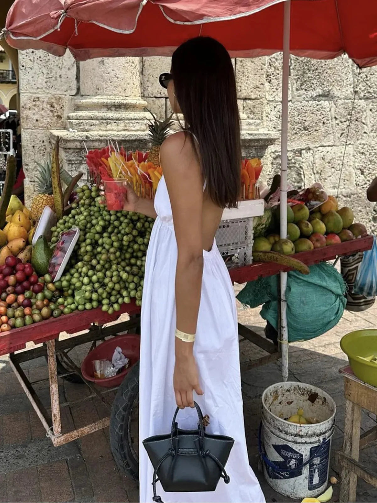Vestido maxi sin mangas con espalda descubierta y escote en V