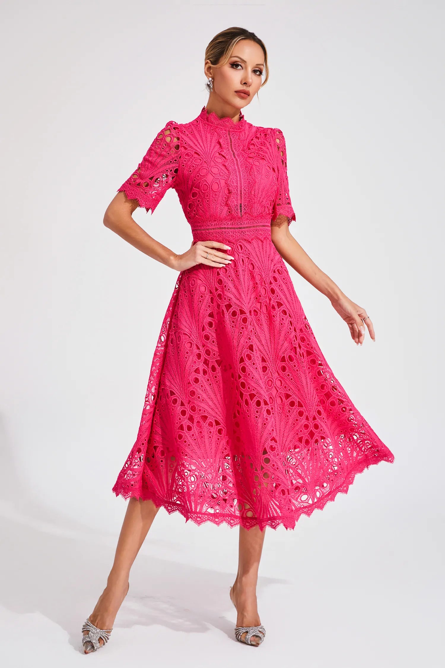 Vestido midi de encaje con falda evasé para mujer