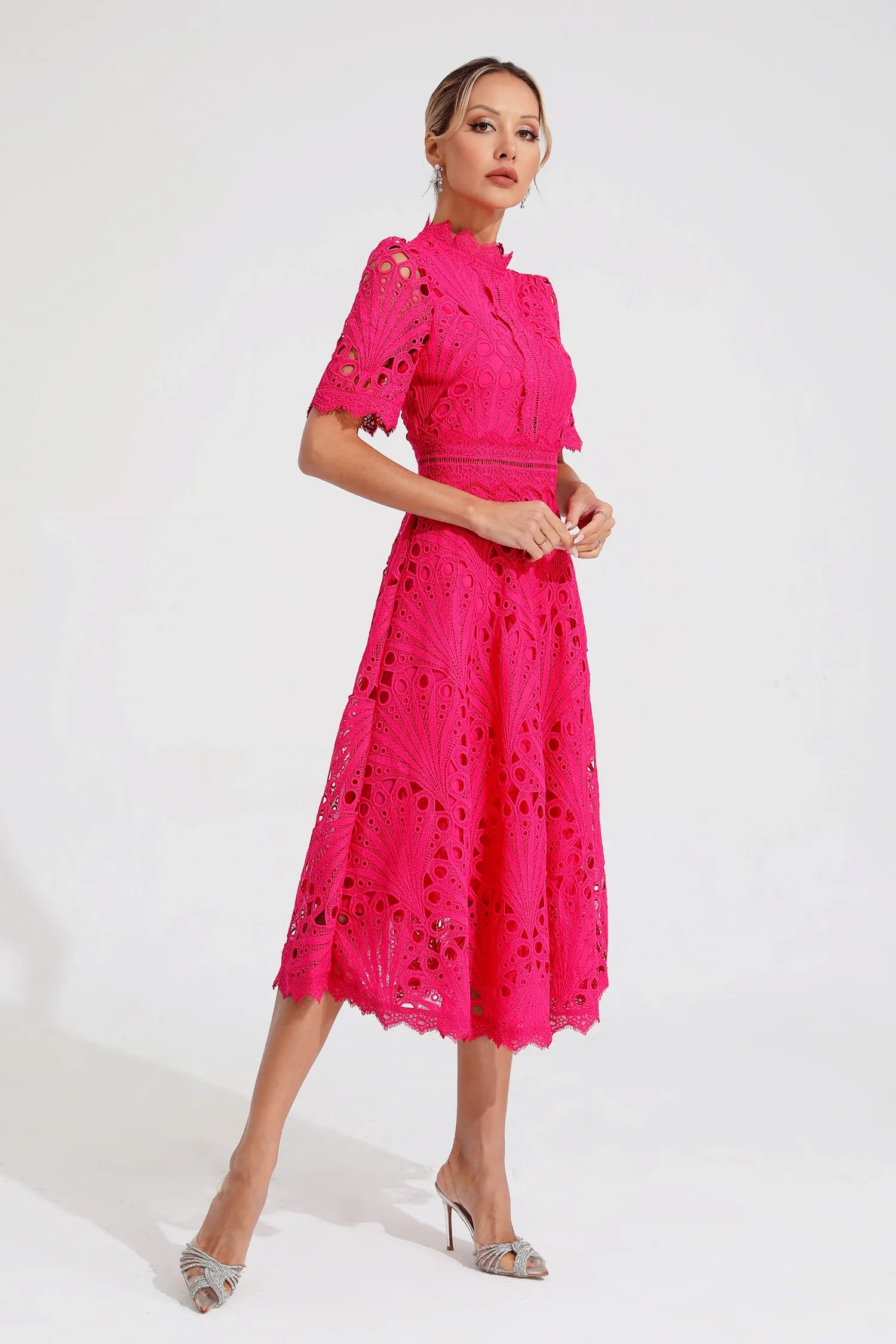 Vestido midi de encaje con falda evasé para mujer