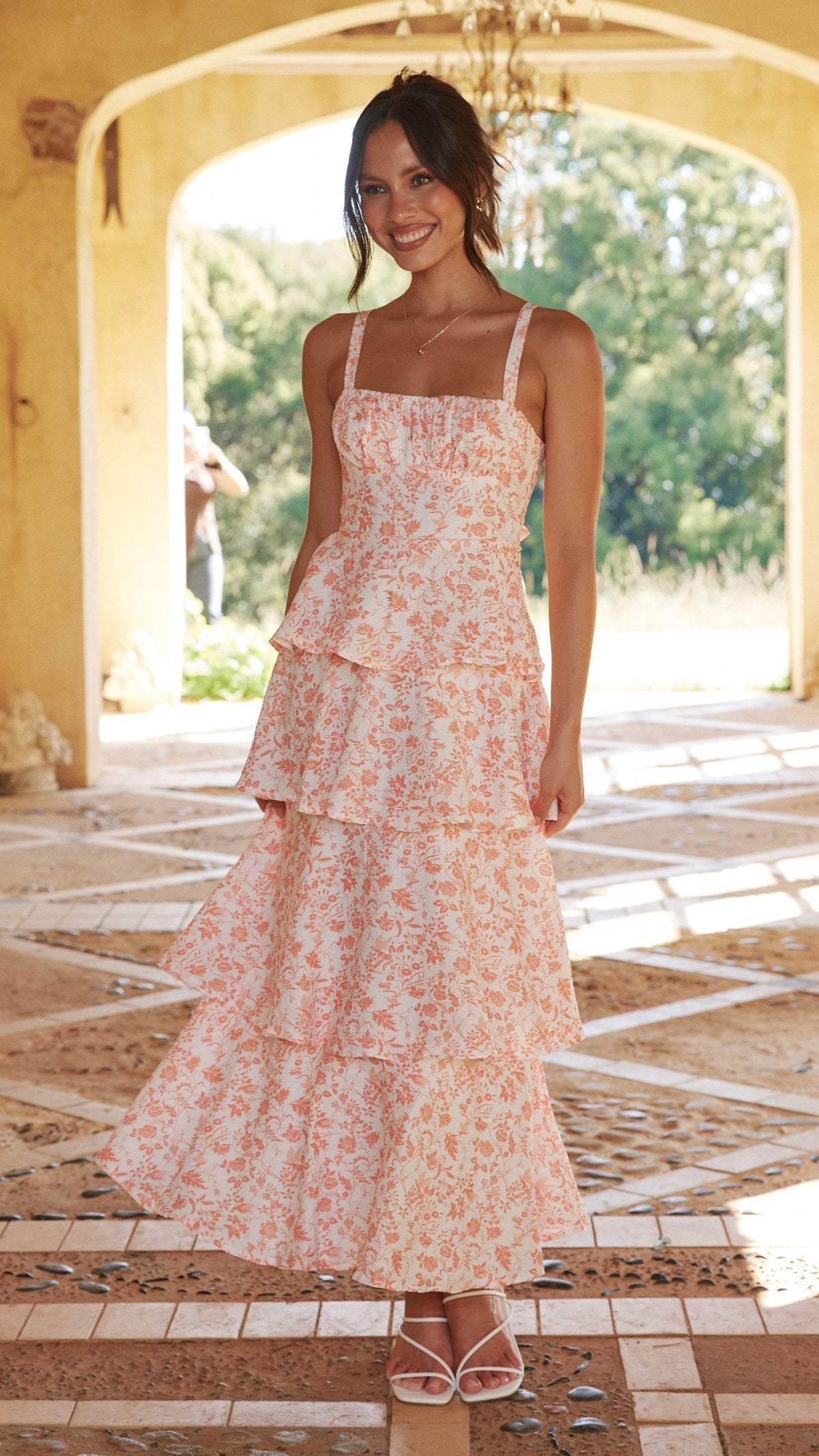 Vestido midi de mujer a capas con tirantes finos