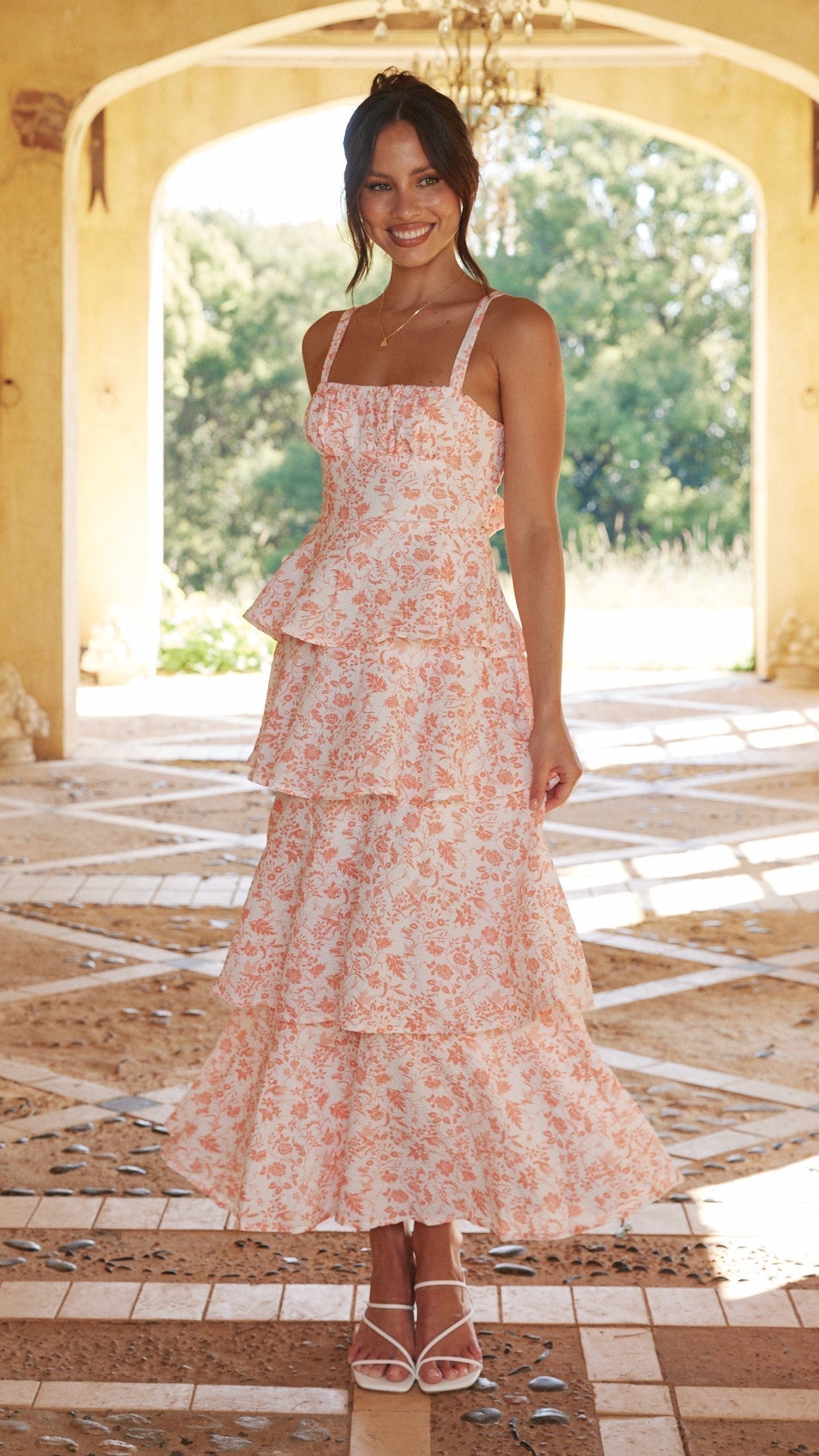 Vestido midi de mujer a capas con tirantes finos