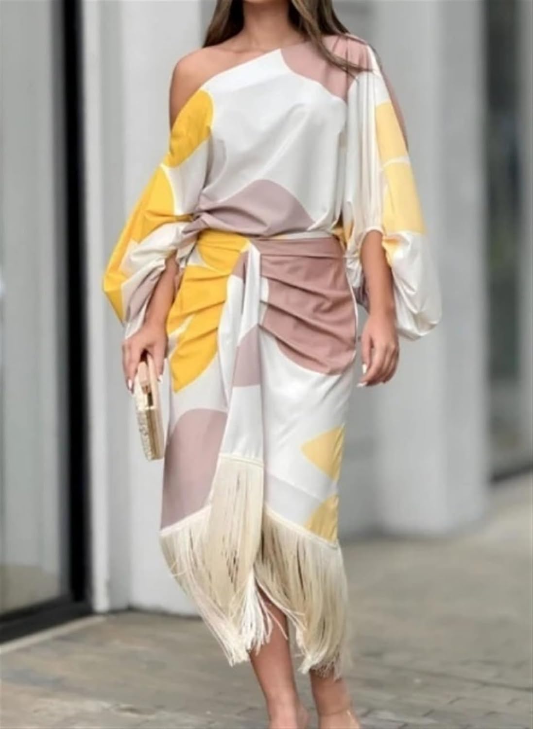 Vestido midi envolvente asimétrico con flecos
