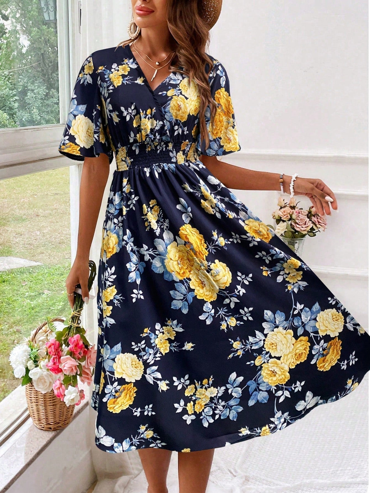 Vestido midi evasé con escote en V