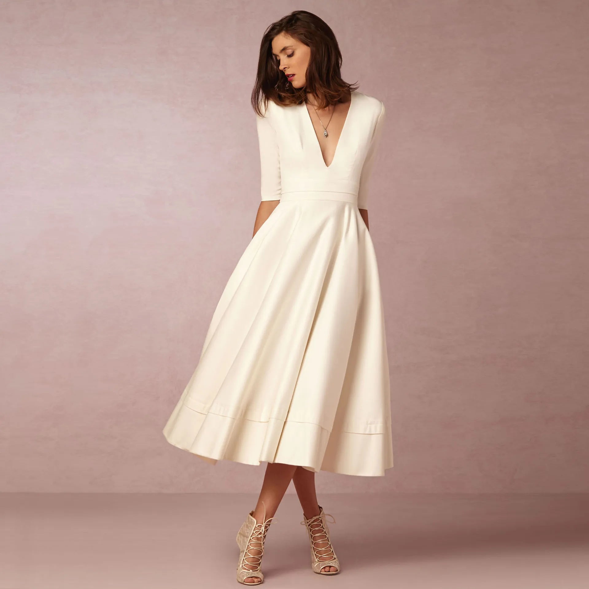 Vestido midi evasé para mujer con escote en V