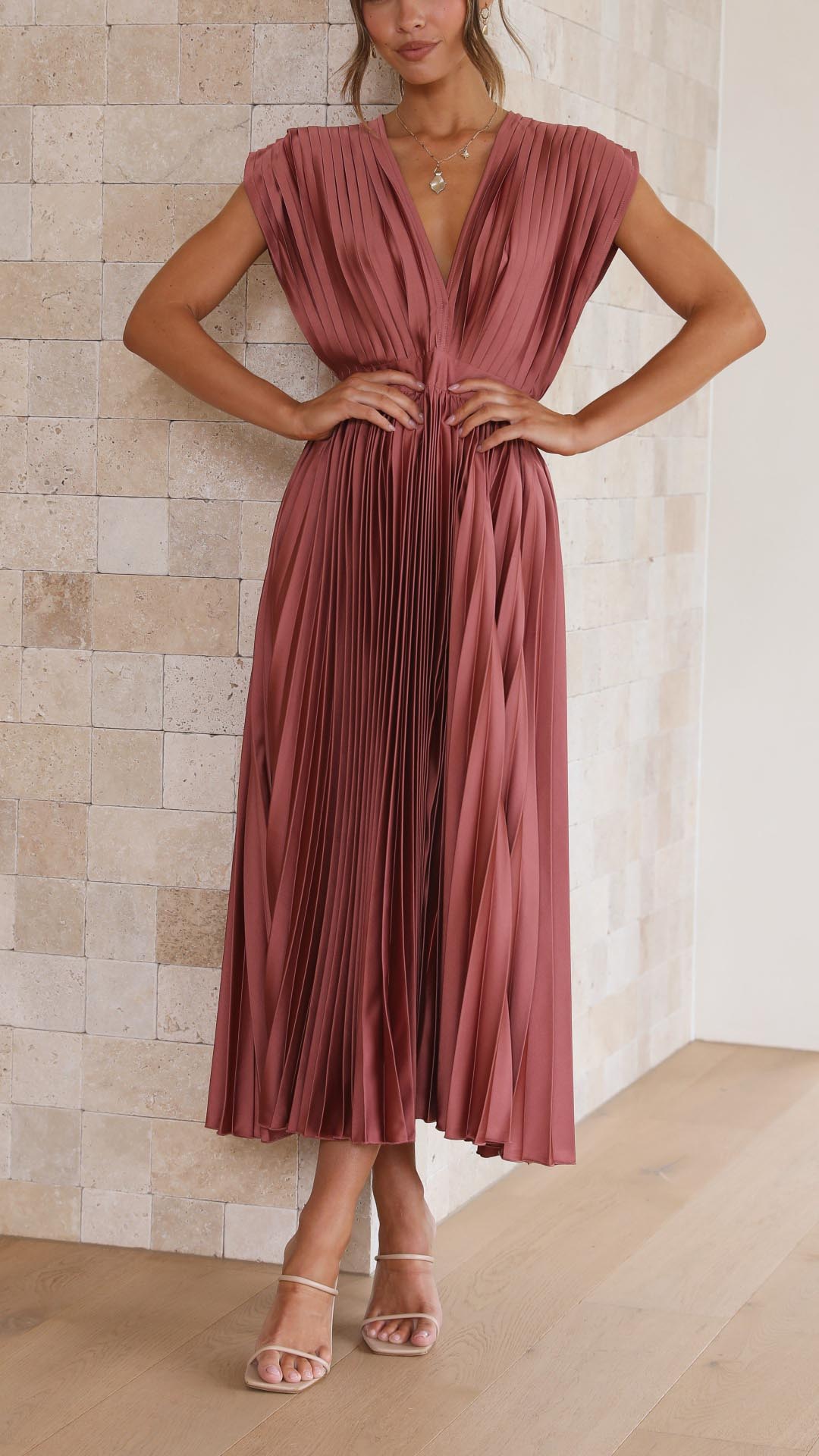 Vestido midi para mujer en corte A con cuello en V