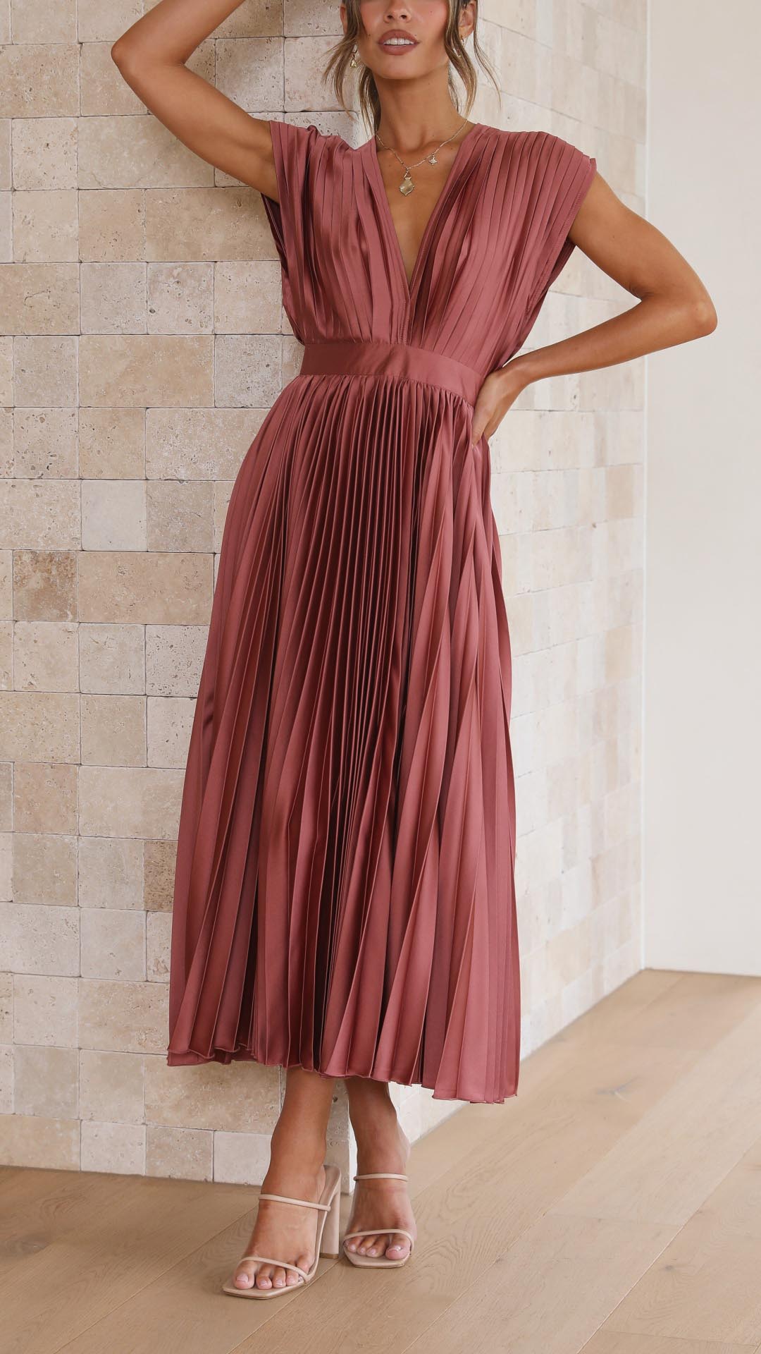 Vestido midi para mujer en corte A con cuello en V