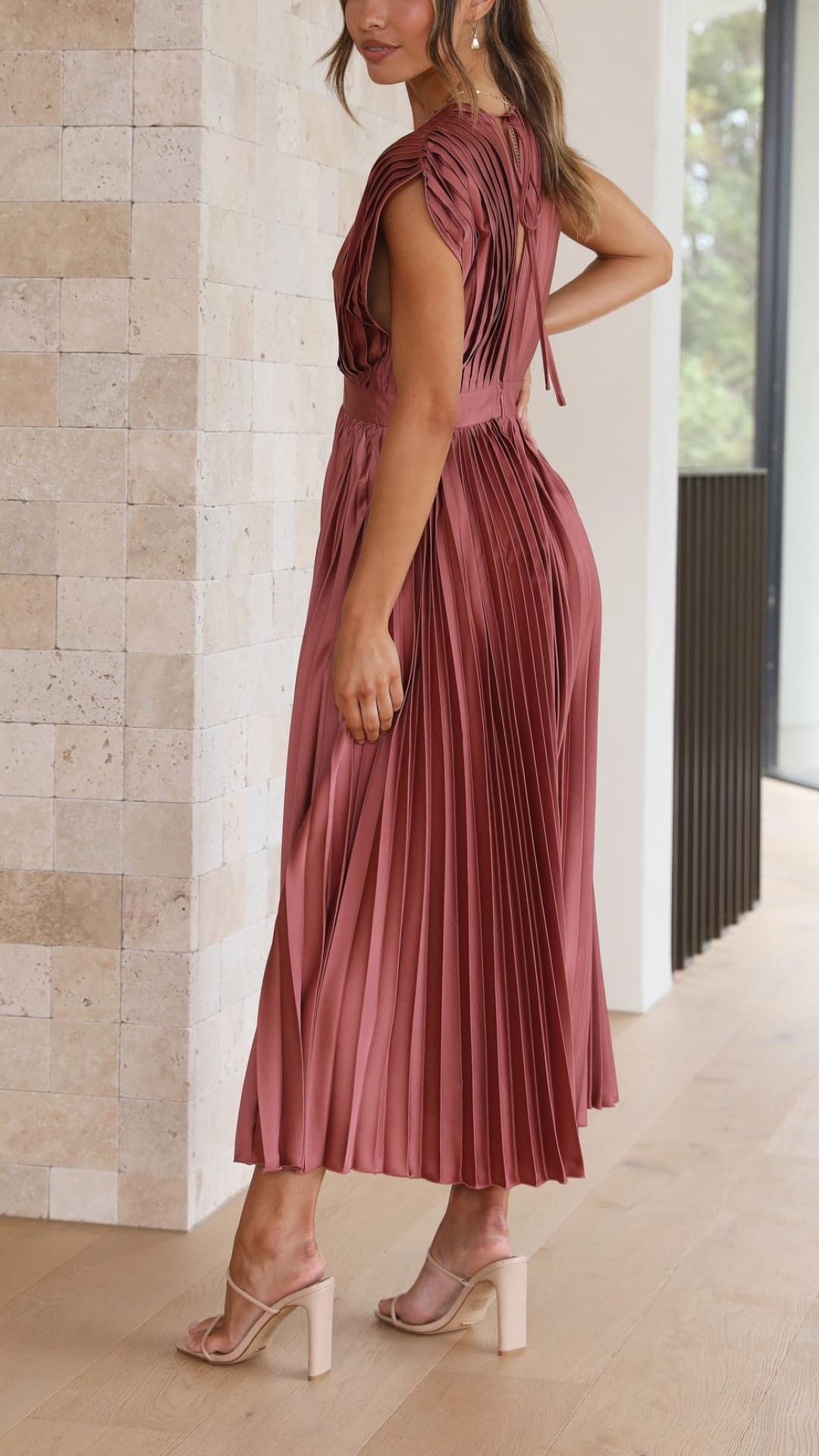 Vestido midi para mujer en corte A con cuello en V