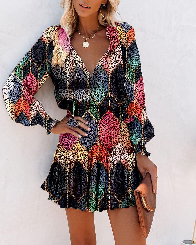 Vestido mini estampado con mangas largas