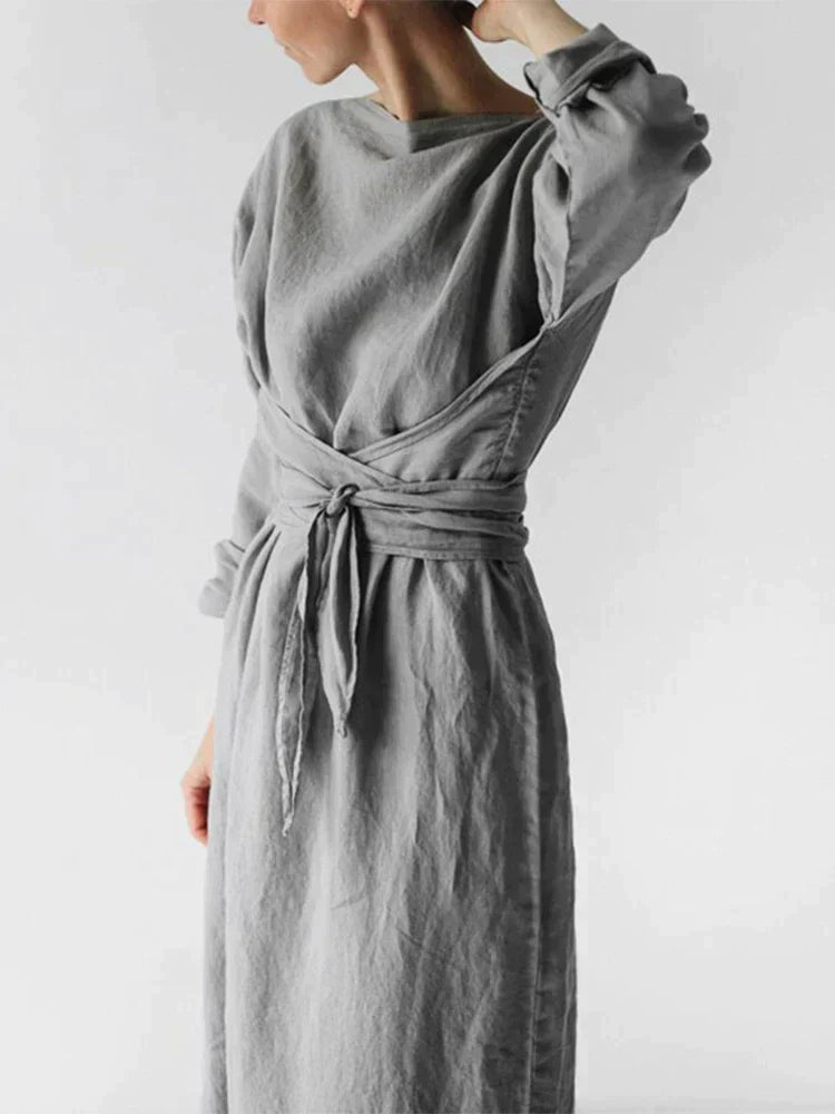 Vestido minimalista de lino hecho a mano con manga larga y cinturón