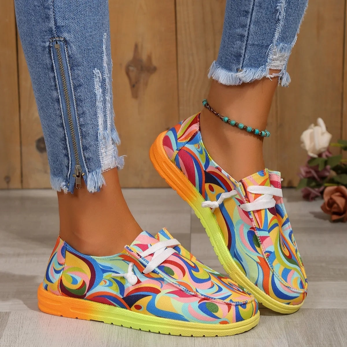 Zapatillas de mujer con estampado y suela plana