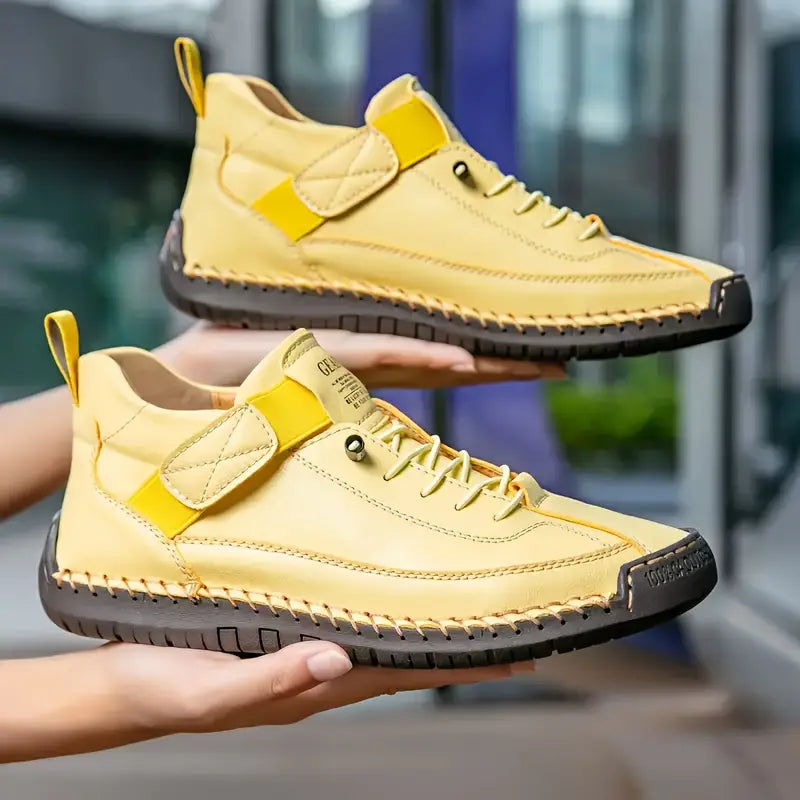 Zapatillas deportivas para mujer con suela ortopédica e inserciones elásticas