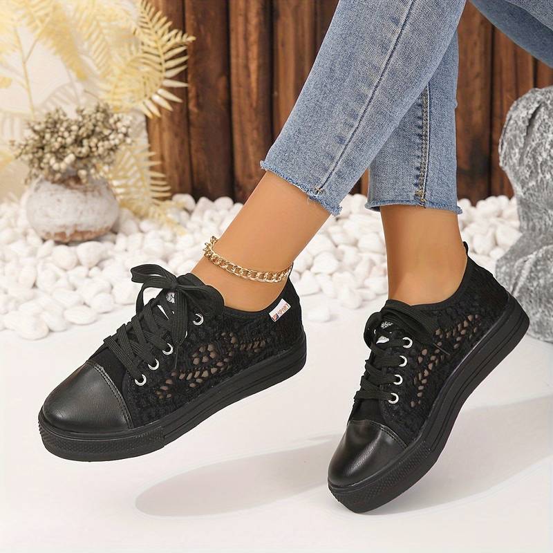 Zapatillas ligeras con detalles para mujer