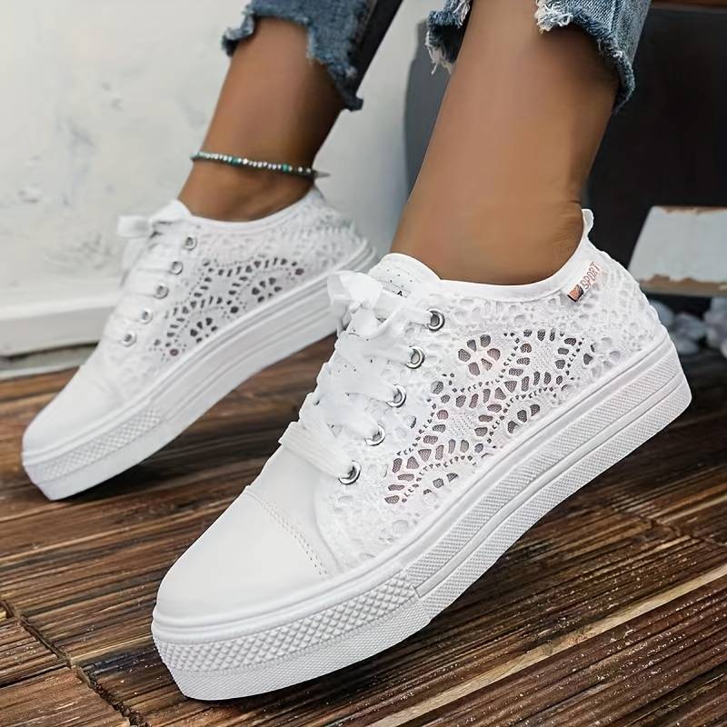 Zapatillas ligeras con detalles para mujer