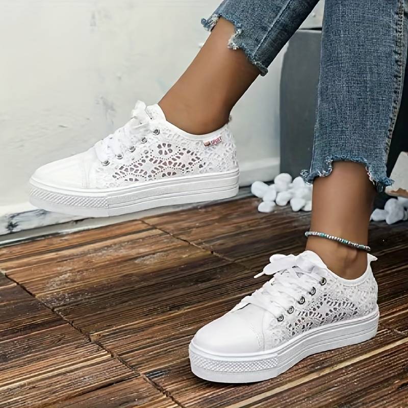 Zapatillas ligeras con detalles para mujer