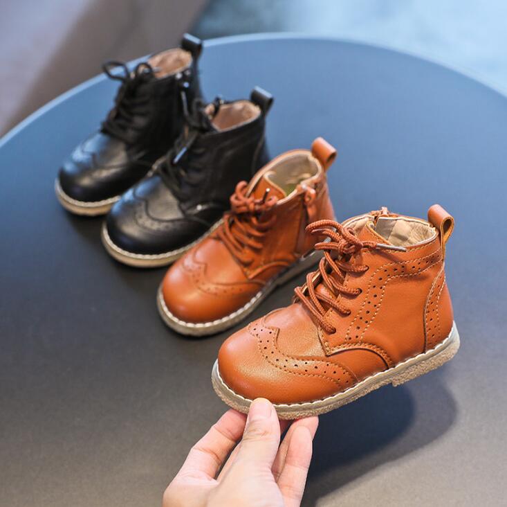 Zapatos brogue de suela blanda para primeros pasos de bebé niño