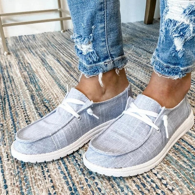 Zapatos casuales y cómodos con cordones
