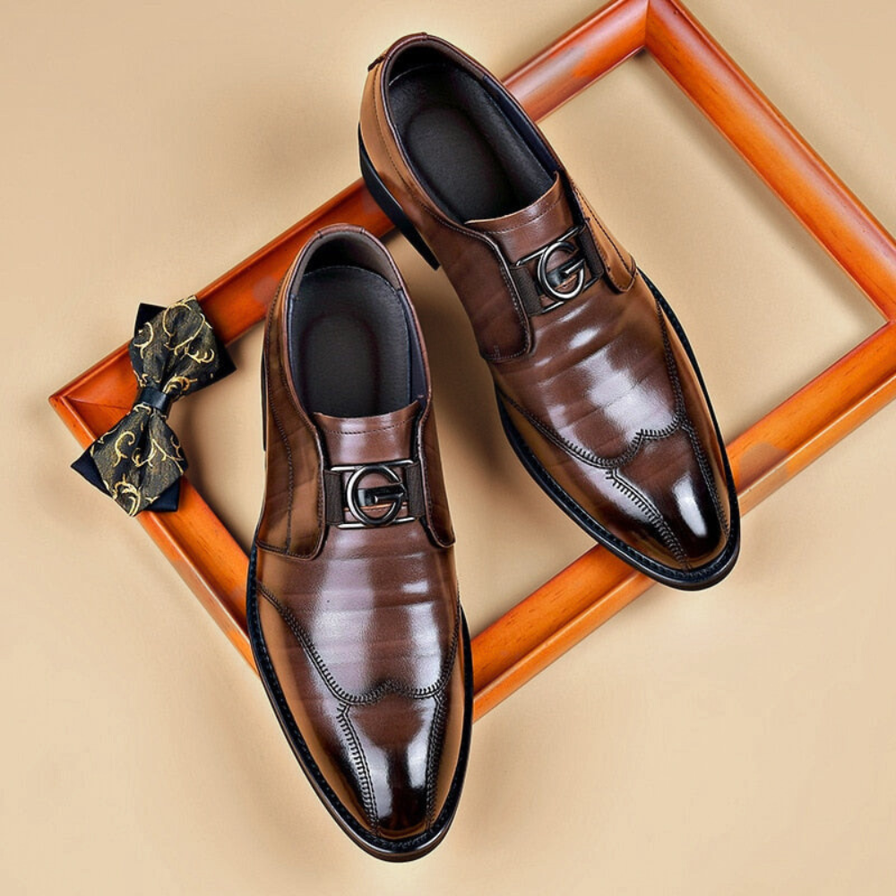 Zapatos de cuero hechos a mano