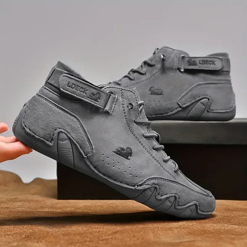 Zapatos impermeables con diseño resistente